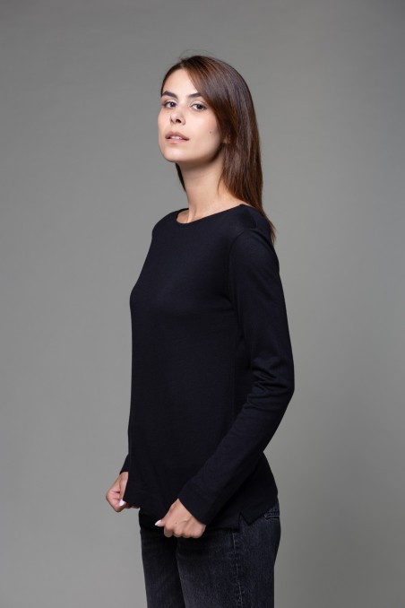 Majestic Filatures | T-shirt nera con scollo a barchetta e maniche lunghe in cotone e cashmere