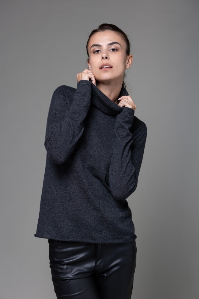 Majestic Filatures | T-shirt dolcevita in 100% cashmere