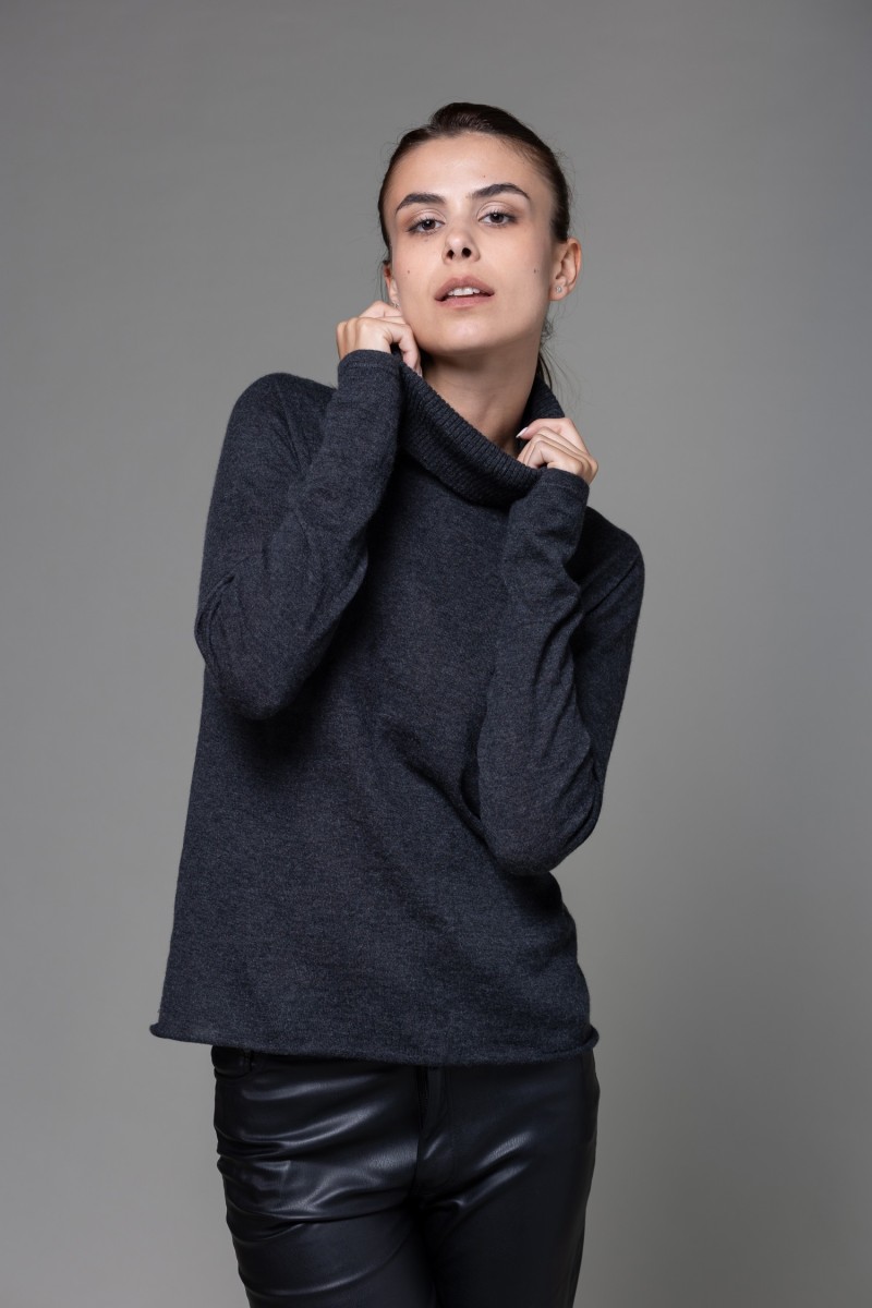 Majestic Filatures | T-shirt dolcevita in 100% cashmere