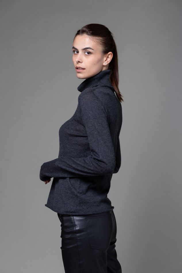 Majestic Filatures | T-shirt dolcevita in 100% cashmere 2