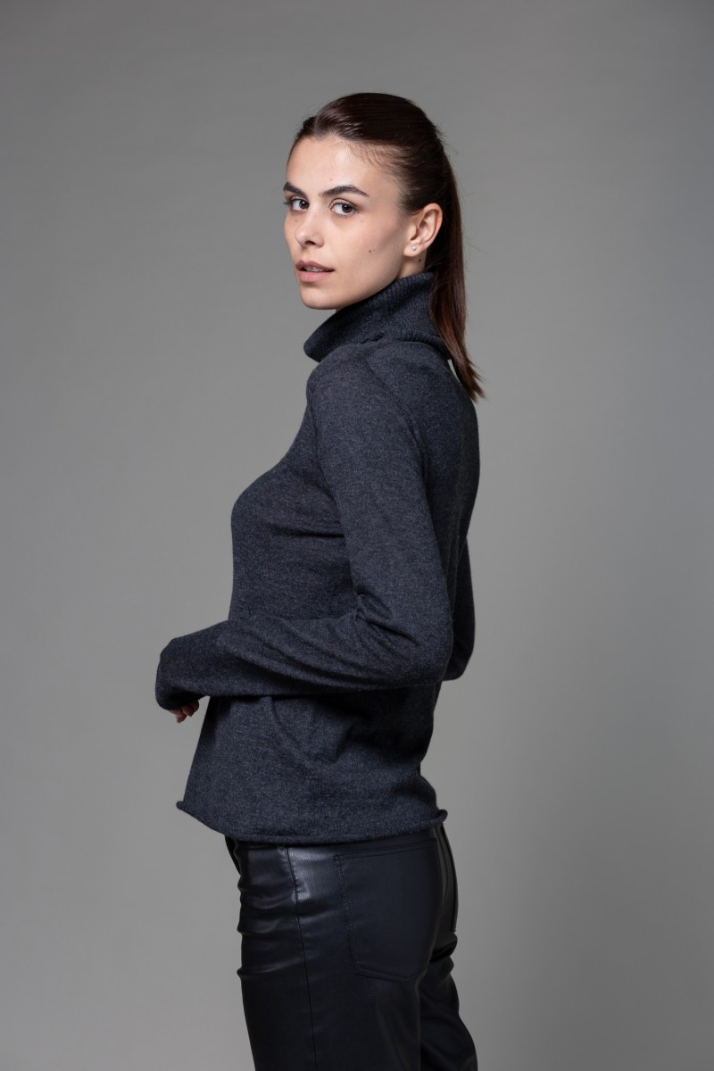 Majestic Filatures | T-shirt dolcevita in 100% cashmere