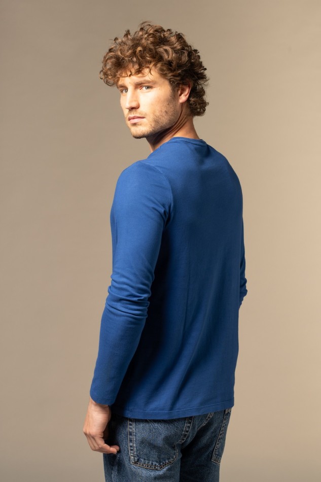 Majestic Filatures | T-shirt grigio scuro girocollo e maniche lunghe in Cotone Organico 2