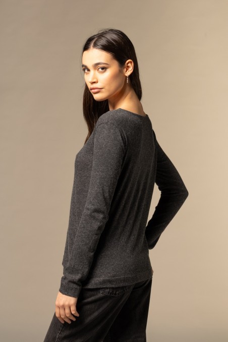 Majestic Filatures | T-shirt nera con scollo a barchetta e maniche lunghe in cotone e cashmere