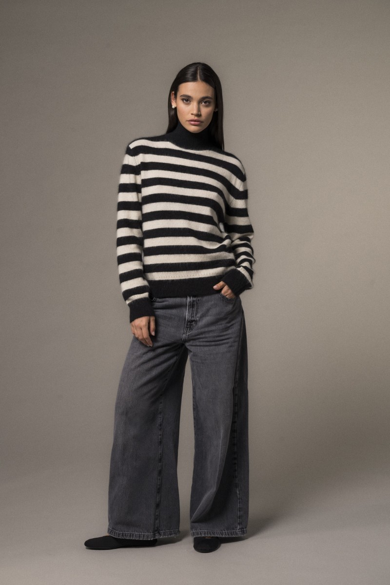 Majestic Filatures |Maglia in raccoon dolcevita a righe