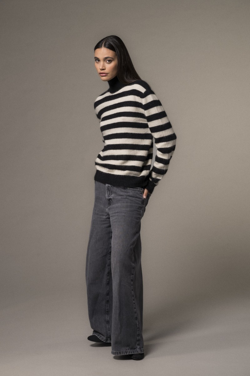 Majestic Filatures |Maglia in raccoon dolcevita a righe