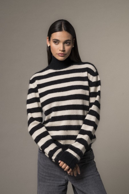 Majestic Filatures |Maglia in raccoon dolcevita a righe