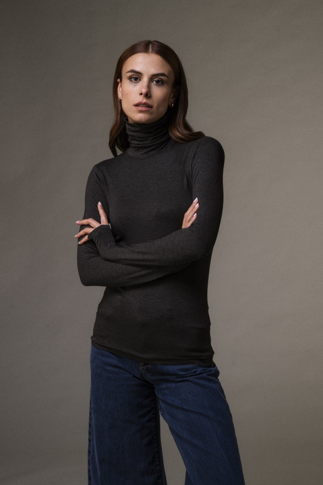 Majestic Filatures | T-shirt dolcevita slim in viscosa 2