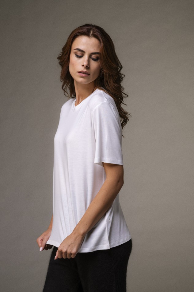 T-shirt over a maniche corte in Lyocell | Majestic Filatures 2
