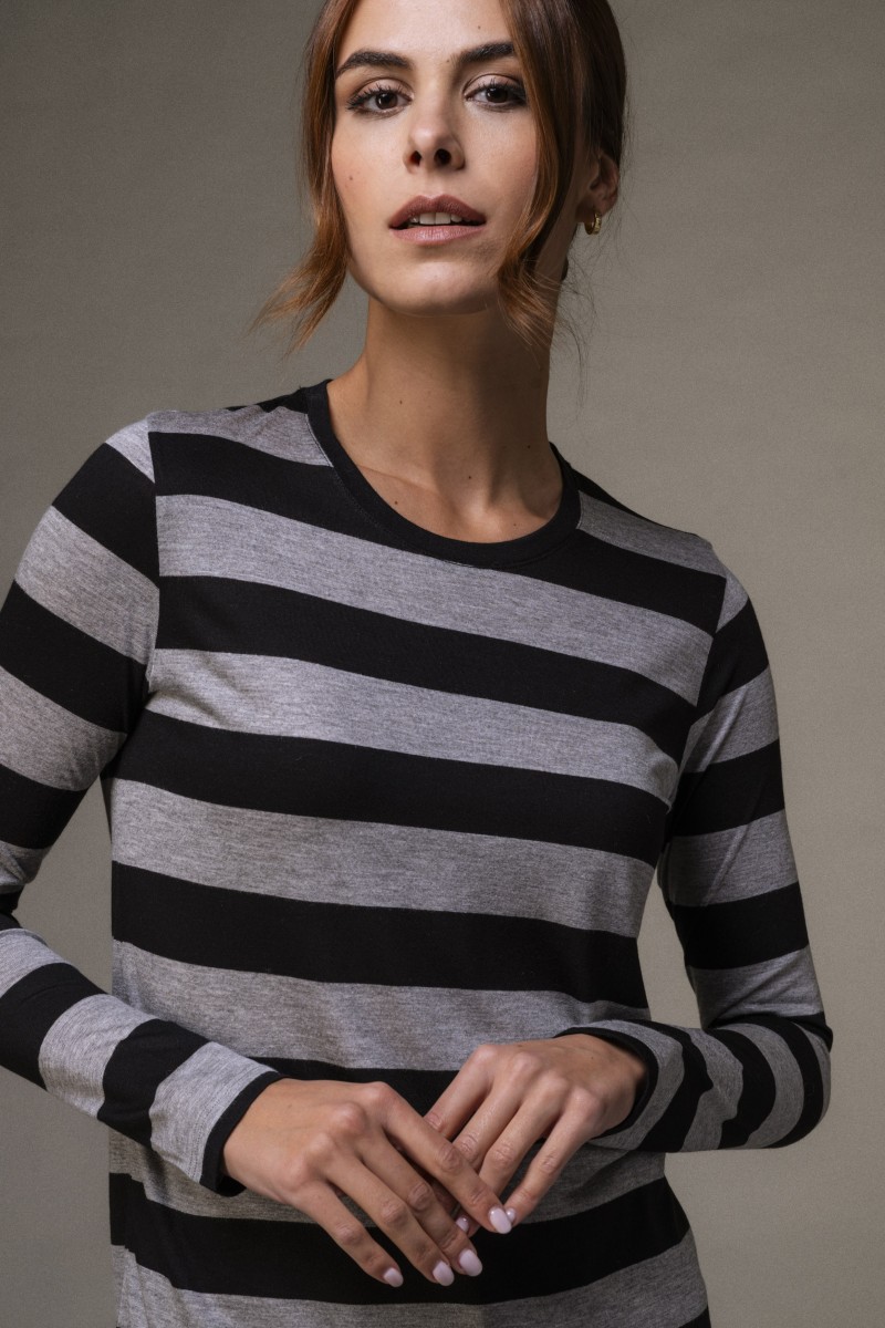 Majestic Filatures | T-shirt girocollo a righe in viscosa