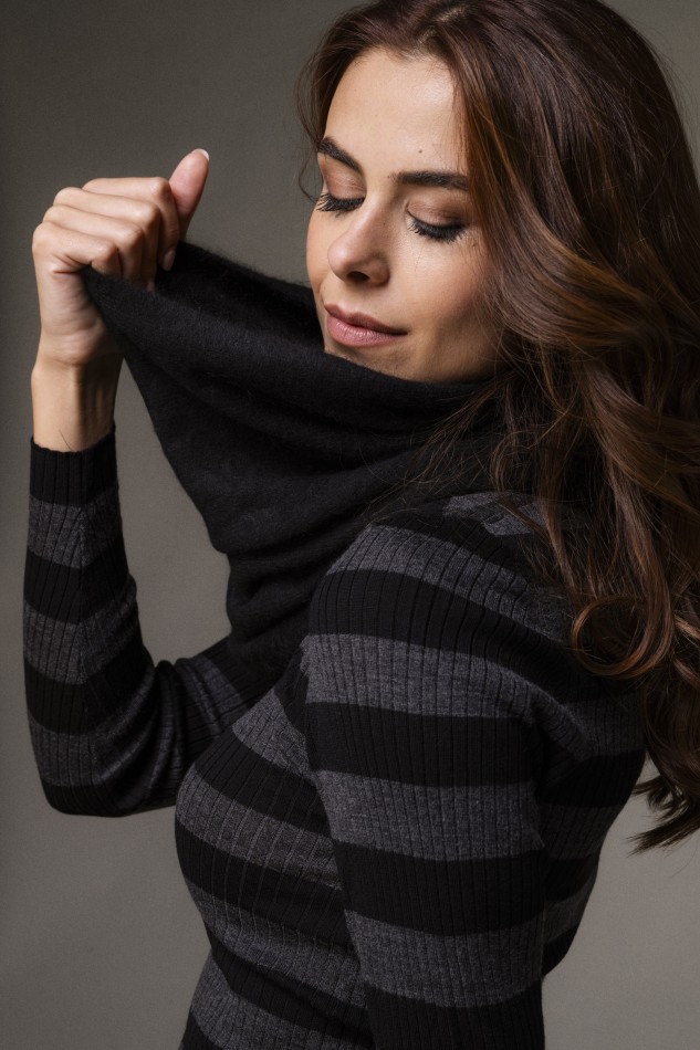 Majestic Filatures |  Combo sciarpa e top in raccoon nero 2