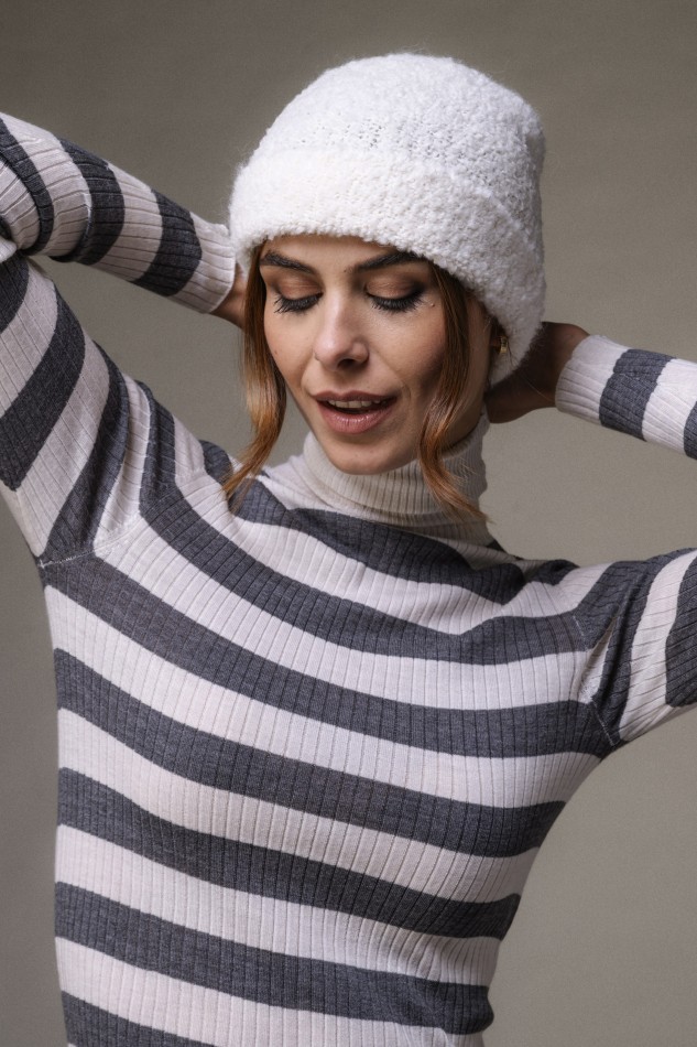 Majestic Filatures |Cappello invernale con risvolto in lana di alpaca bouclette 2