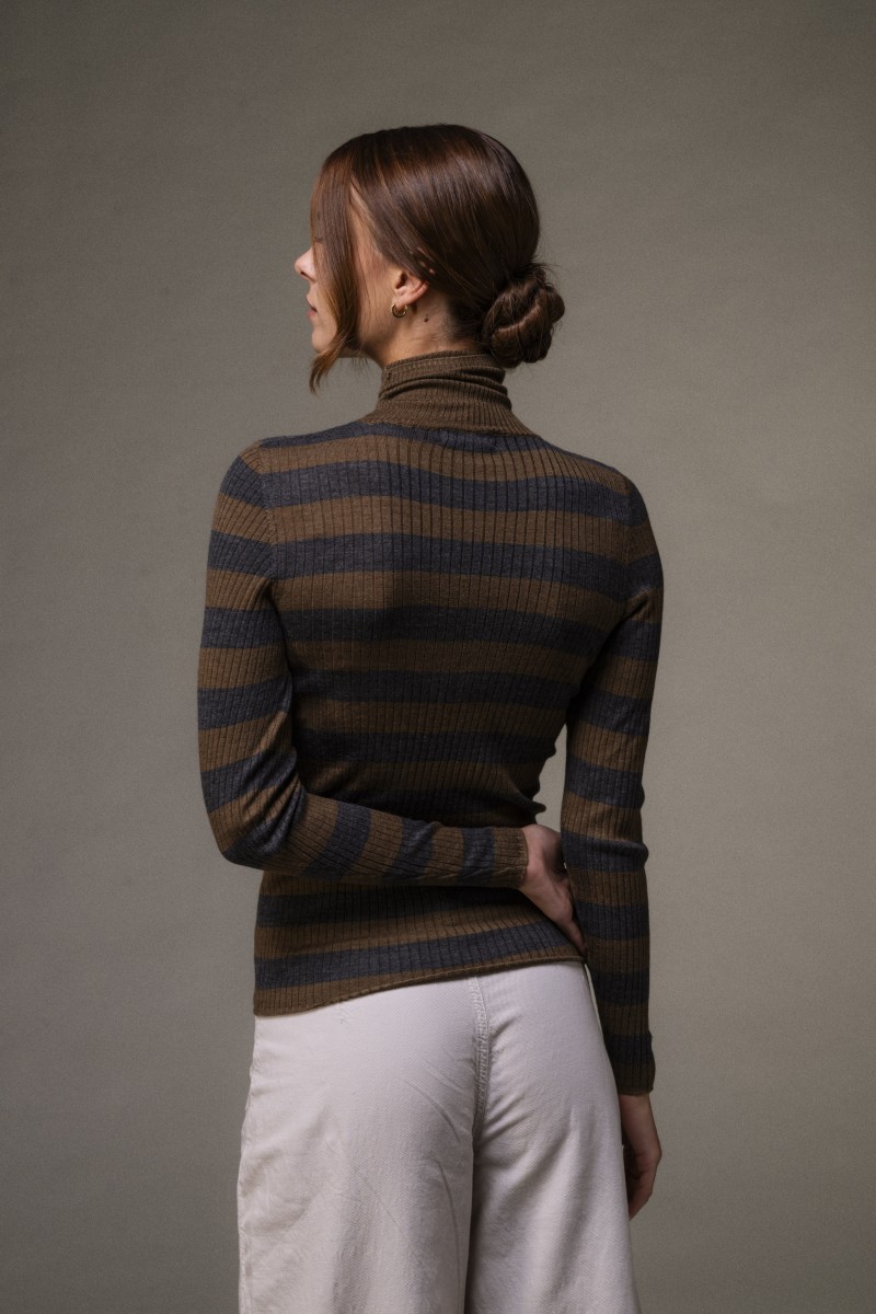 Majestic Filatures | Maglia dolcevita a costine rigata