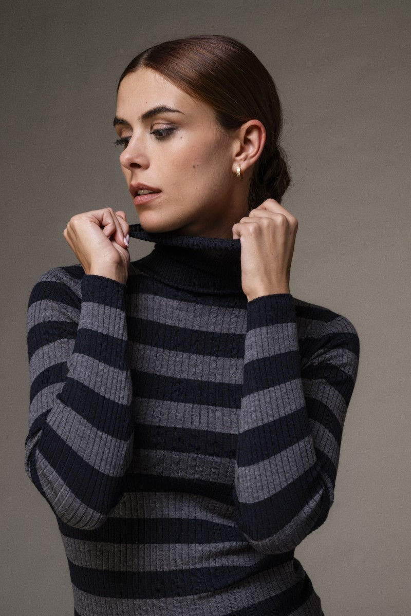 Majestic Filatures | Maglia dolcevita a costine rigata